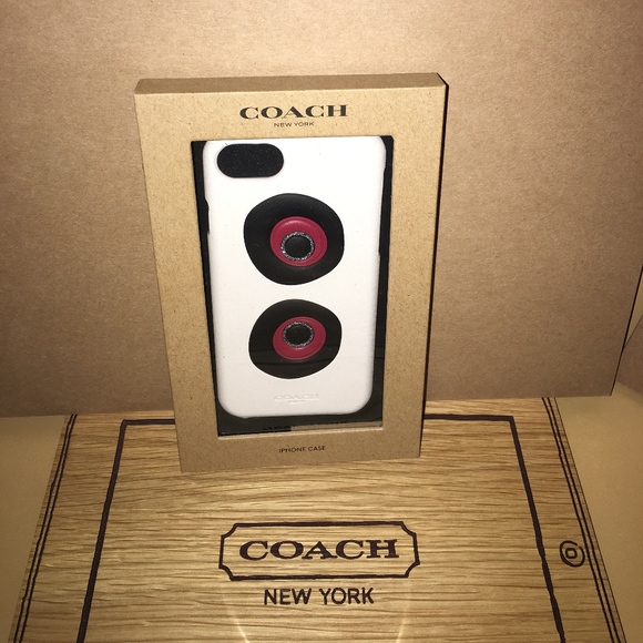 NIB - COACH ROCKY PANDA LEATHER IPHONE 7 CASE - Picture 2 of 7